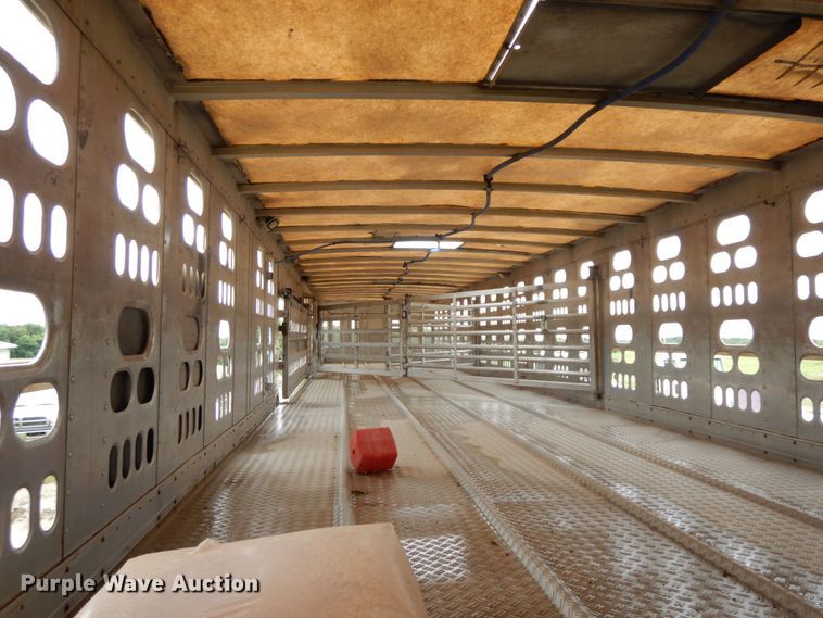 image for item HM9738 2003 Barrett livestock trailer