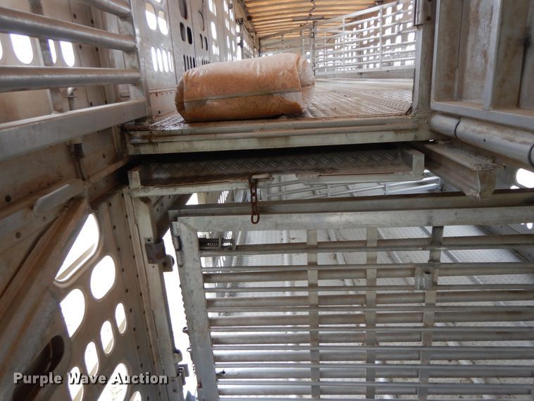 image for item HM9738 2003 Barrett livestock trailer