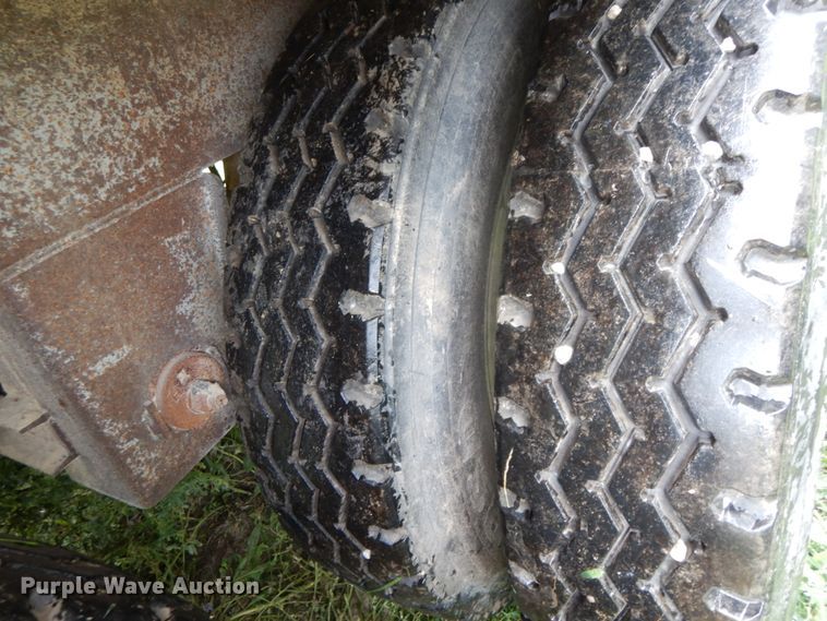 image for item HM9738 2003 Barrett livestock trailer