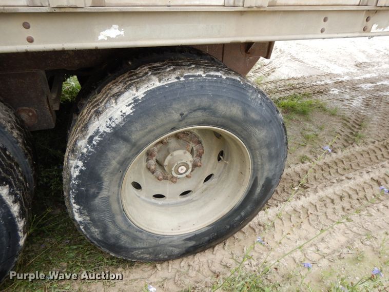 image for item HM9738 2003 Barrett livestock trailer