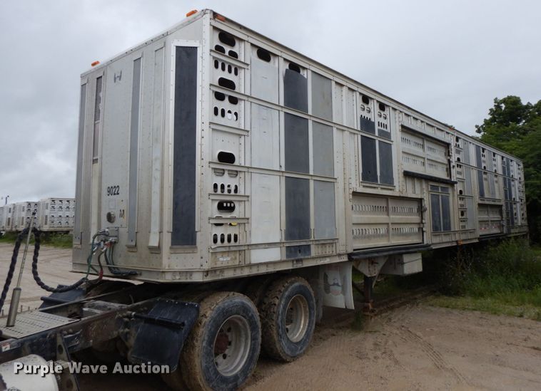 image for item HM9739 2005 Barrett livestock trailer