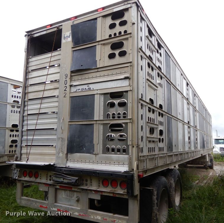 image for item HM9739 2005 Barrett livestock trailer