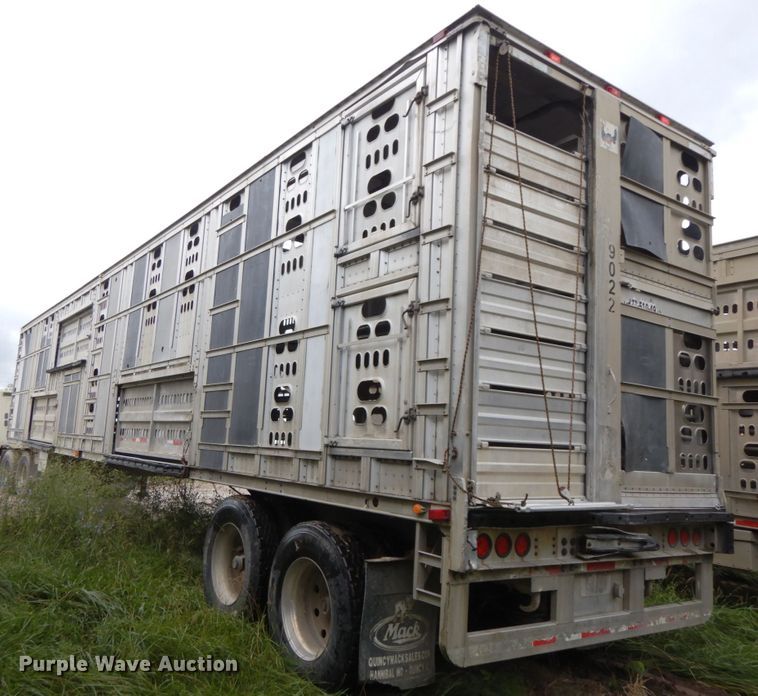 image for item HM9739 2005 Barrett livestock trailer