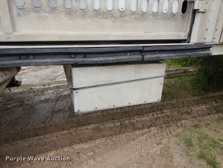 image for item HM9739 2005 Barrett livestock trailer