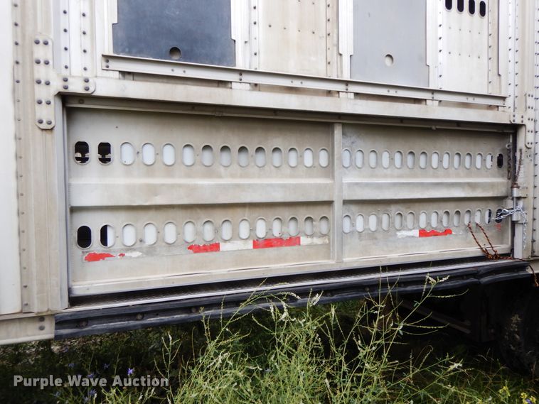 image for item HM9739 2005 Barrett livestock trailer