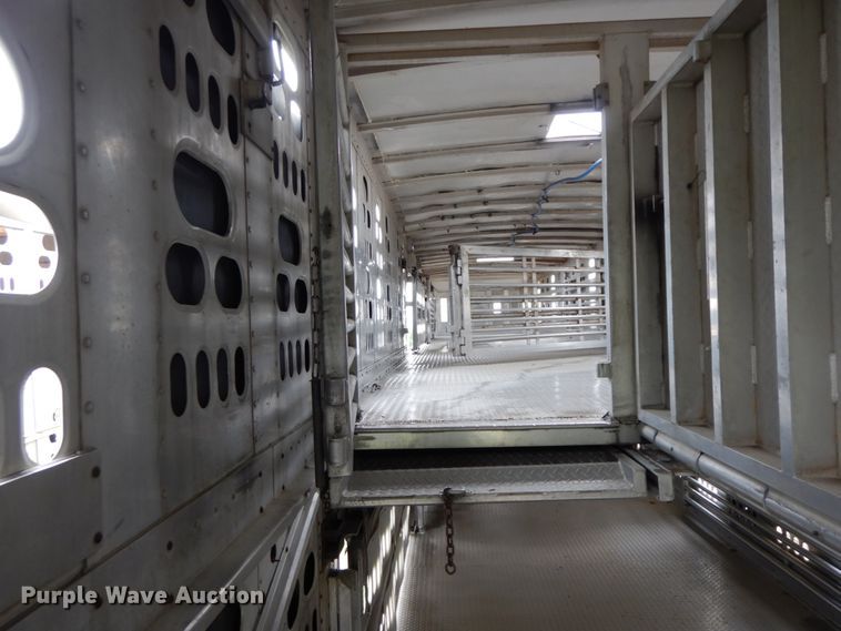 image for item HM9739 2005 Barrett livestock trailer