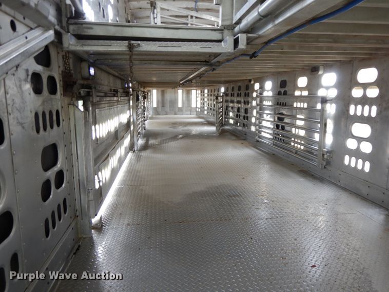 image for item HM9739 2005 Barrett livestock trailer