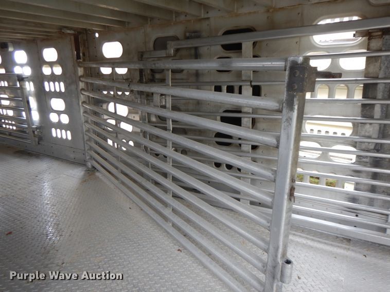 image for item HM9739 2005 Barrett livestock trailer