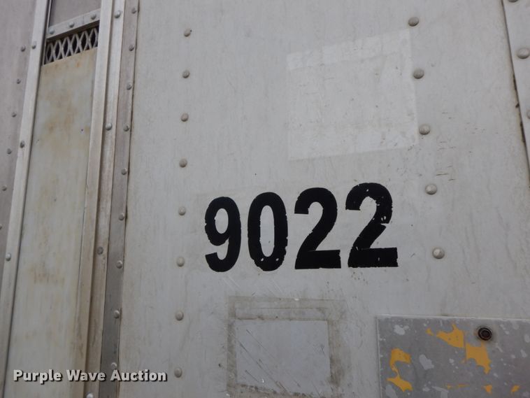 image for item HM9739 2005 Barrett livestock trailer