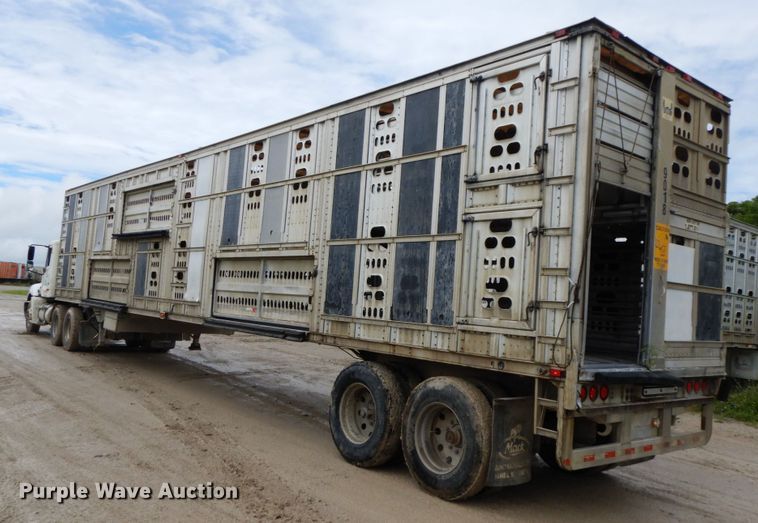 image for item HM9740 2005 Barrett livestock trailer