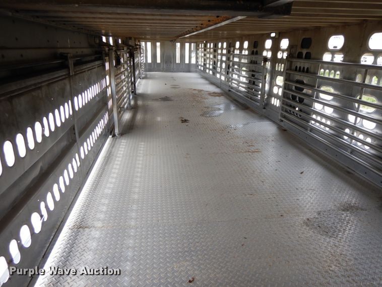 image for item HM9740 2005 Barrett livestock trailer