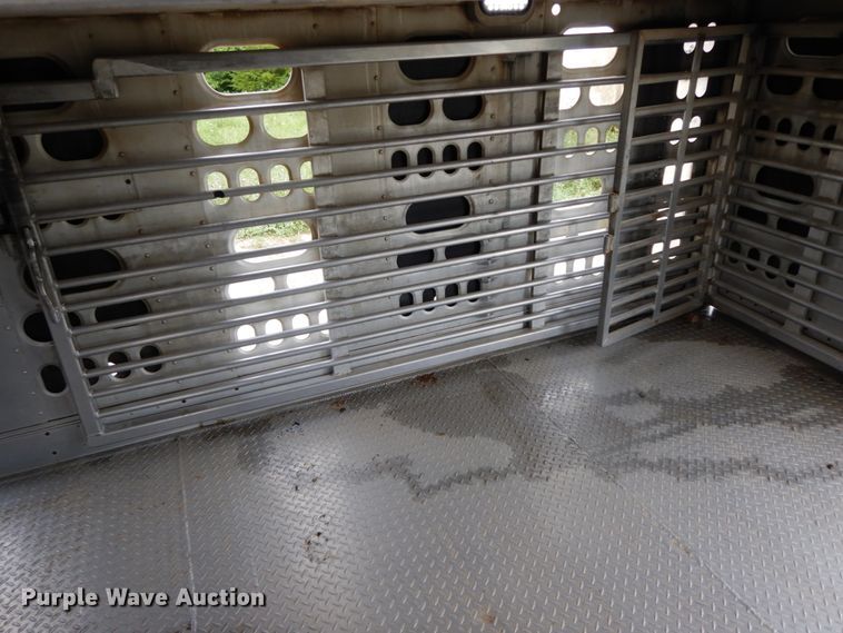 image for item HM9740 2005 Barrett livestock trailer