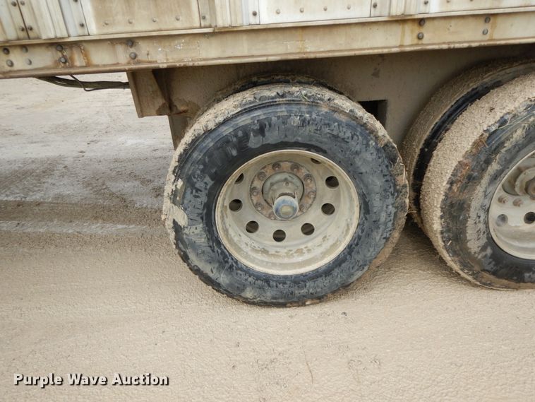 image for item HM9740 2005 Barrett livestock trailer