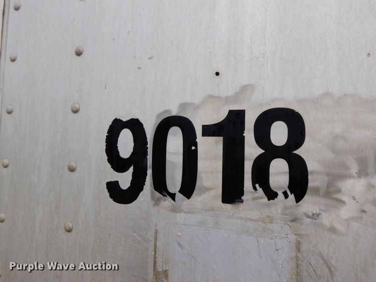 image for item HM9740 2005 Barrett livestock trailer