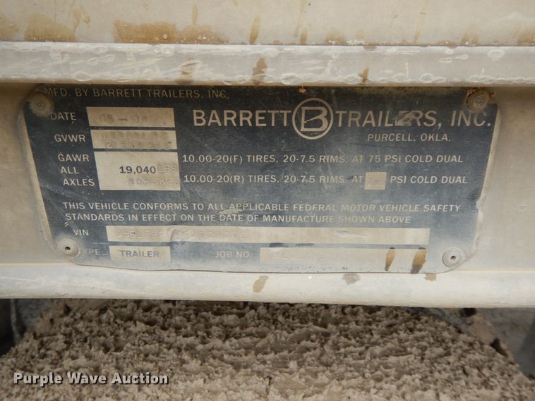 image for item HM9740 2005 Barrett livestock trailer