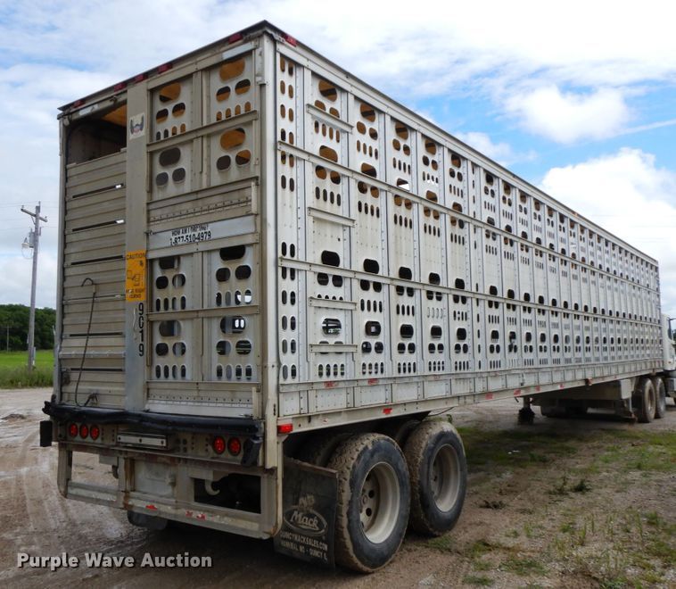 image for item HM9741 2005 Barrett livestock trailer