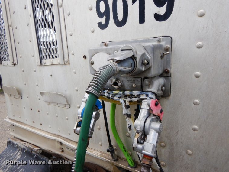 image for item HM9741 2005 Barrett livestock trailer