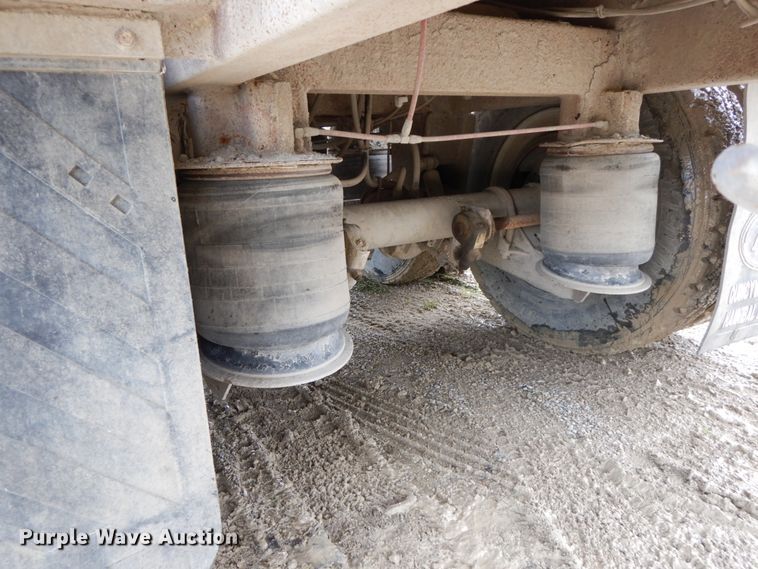 image for item HM9741 2005 Barrett livestock trailer