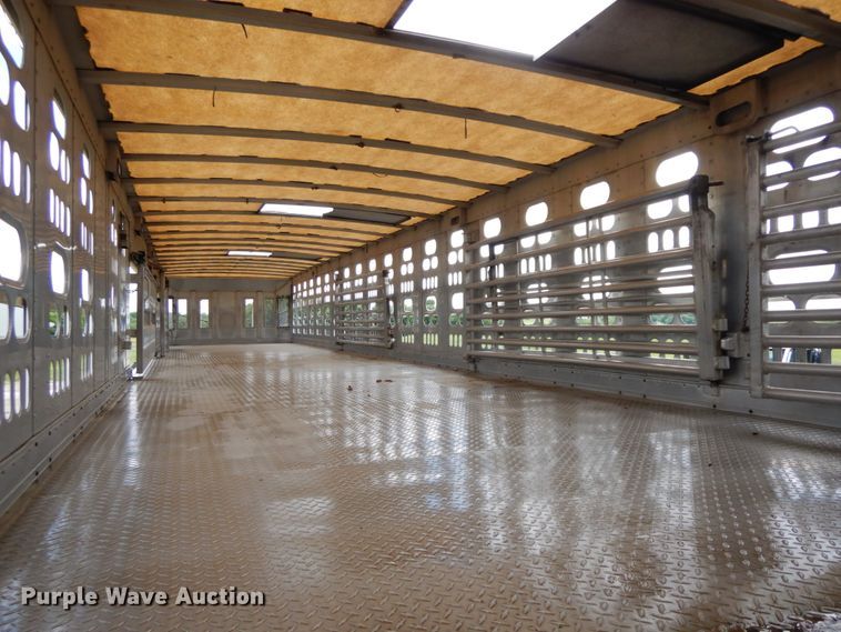 image for item HM9741 2005 Barrett livestock trailer