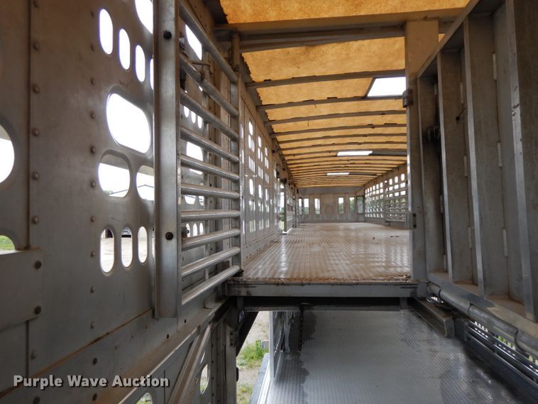 image for item HM9741 2005 Barrett livestock trailer