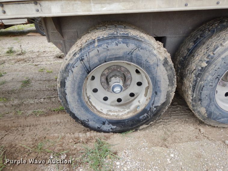 image for item HM9741 2005 Barrett livestock trailer