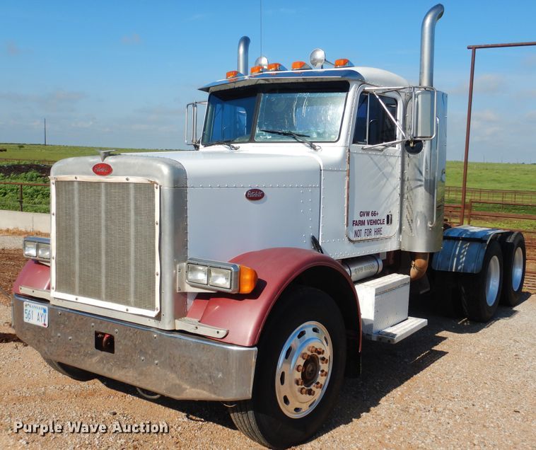 image for item HO9024 1992 Peterbilt 379  semi truck
