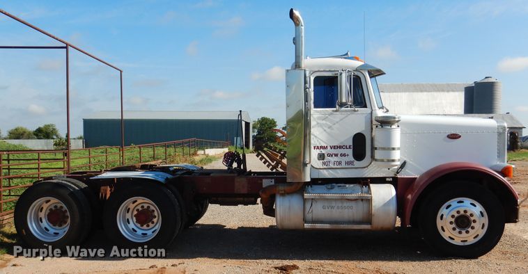 image for item HO9024 1992 Peterbilt 379  semi truck