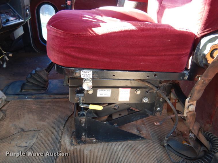 image for item HO9024 1992 Peterbilt 379  semi truck