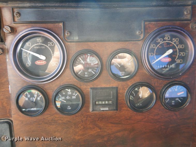 image for item HO9024 1992 Peterbilt 379  semi truck