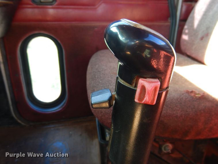 image for item HO9024 1992 Peterbilt 379  semi truck