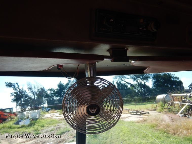 image for item HO9024 1992 Peterbilt 379  semi truck