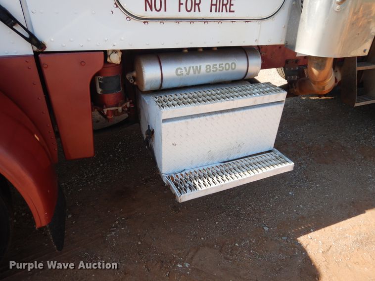 image for item HO9024 1992 Peterbilt 379  semi truck