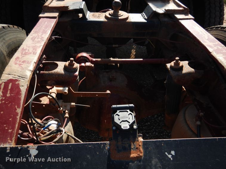 image for item HO9024 1992 Peterbilt 379  semi truck