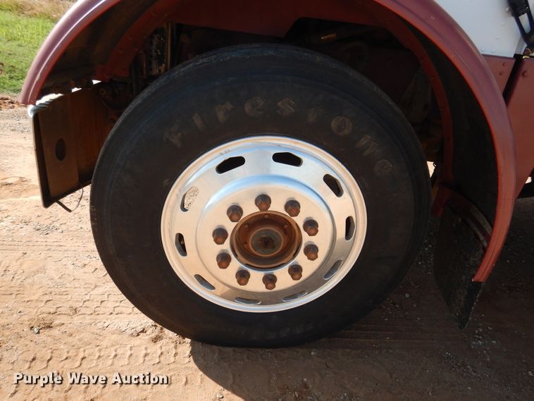 image for item HO9024 1992 Peterbilt 379  semi truck