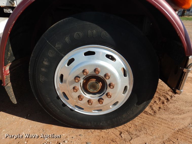 image for item HO9024 1992 Peterbilt 379  semi truck