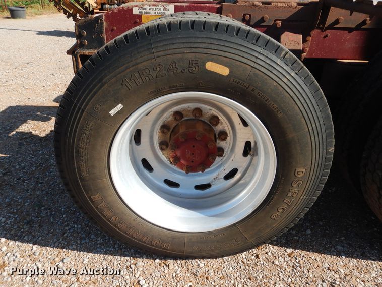 image for item HO9024 1992 Peterbilt 379  semi truck