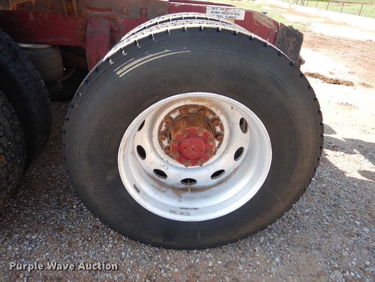 image for item HO9024 1992 Peterbilt 379  semi truck