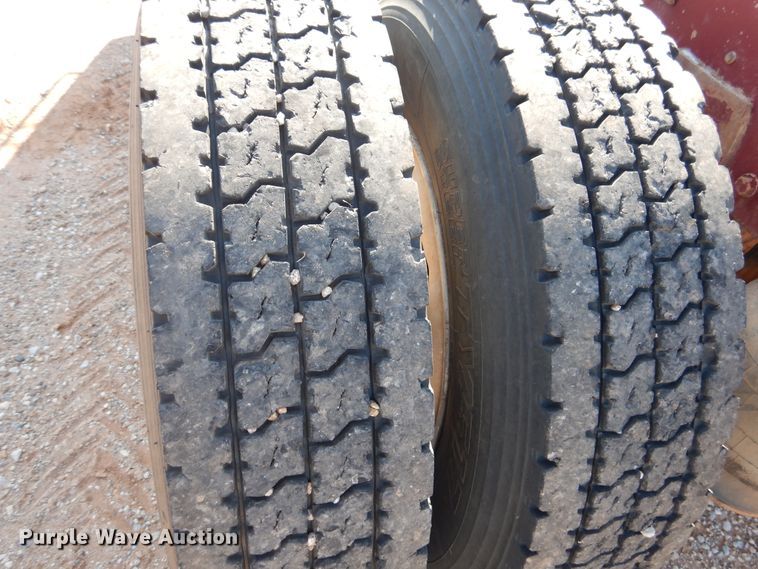 image for item HO9024 1992 Peterbilt 379  semi truck