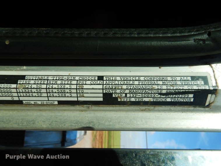 image for item HO9024 1992 Peterbilt 379  semi truck