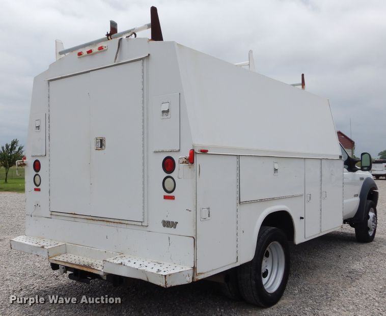 image for item HS9569 2007 Ford F550 Super Duty  utility bed truck