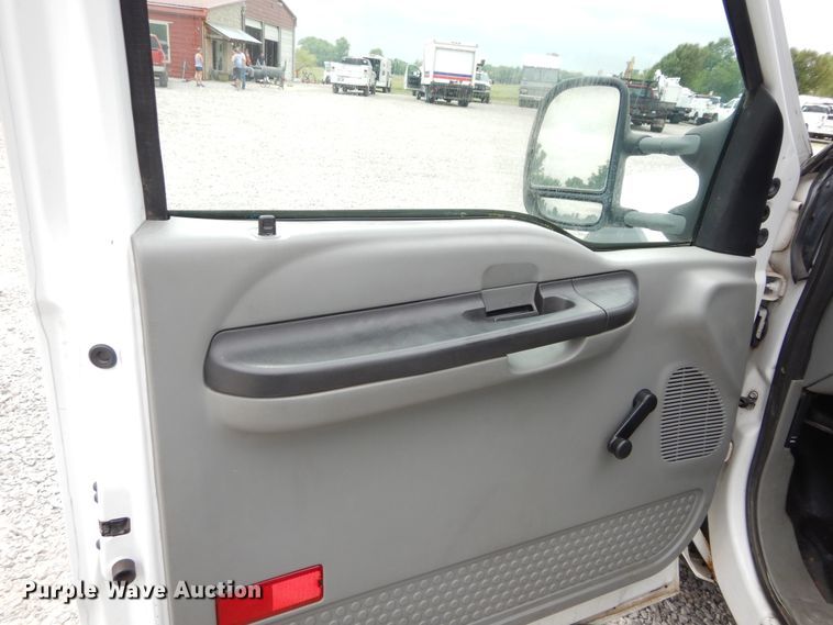 image for item HS9569 2007 Ford F550 Super Duty  utility bed truck