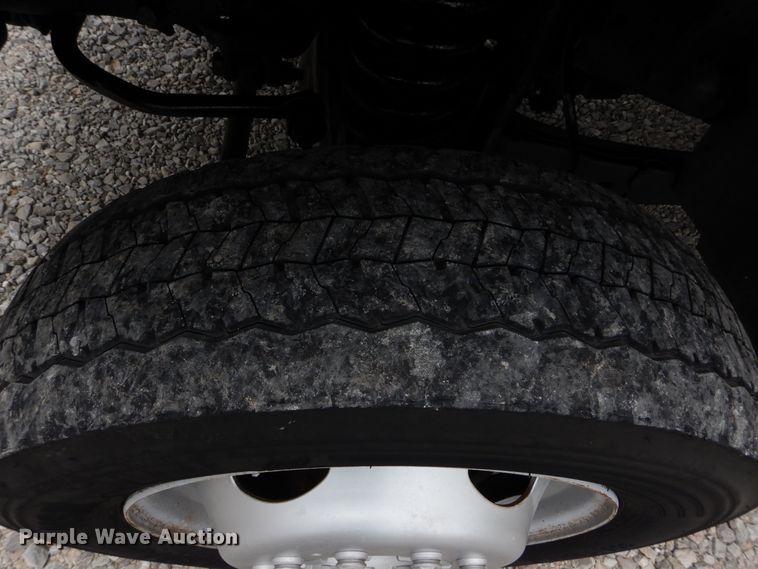 image for item HS9569 2007 Ford F550 Super Duty  utility bed truck