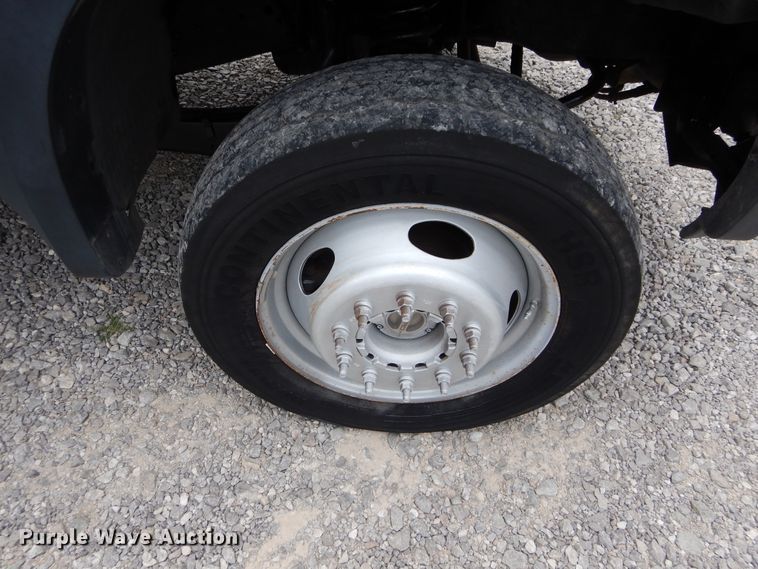 image for item HS9569 2007 Ford F550 Super Duty  utility bed truck