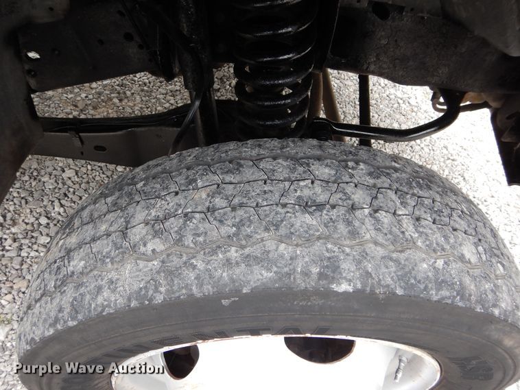 image for item HS9569 2007 Ford F550 Super Duty  utility bed truck