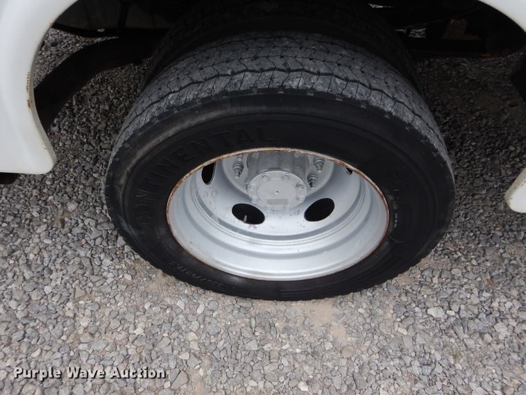 image for item HS9569 2007 Ford F550 Super Duty  utility bed truck