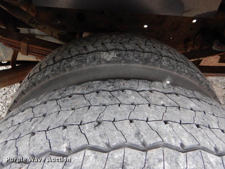 image for item HS9569 2007 Ford F550 Super Duty  utility bed truck