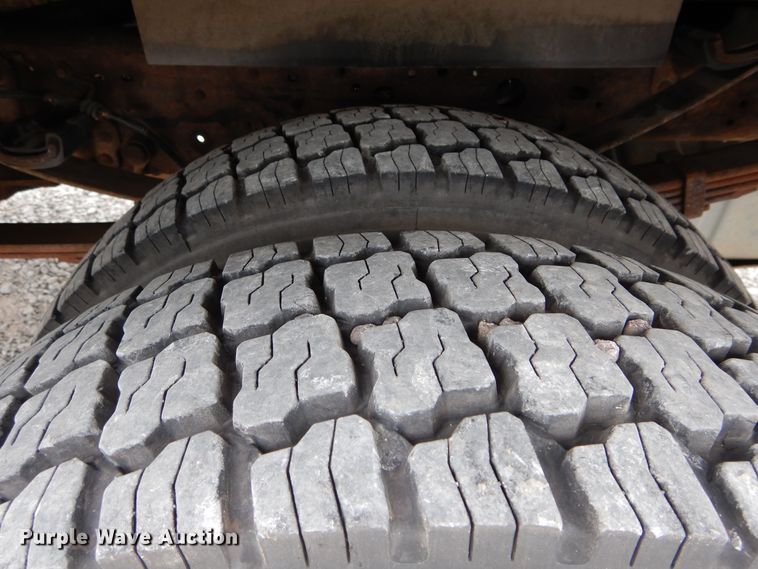 image for item HS9569 2007 Ford F550 Super Duty  utility bed truck