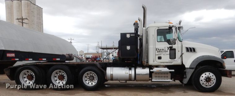 image for item HS9714 2012 Mack GU713  semi truck