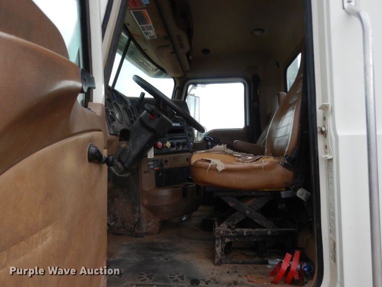 image for item HS9714 2012 Mack GU713  semi truck