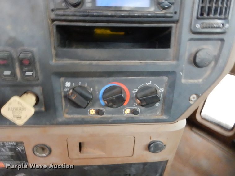 image for item HS9714 2012 Mack GU713  semi truck